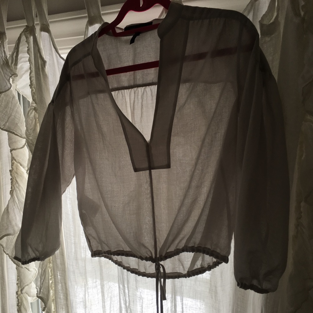 BCBG pale grey balloon sleeve top